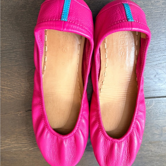 Women’s Pink Leather Ballet Flats - Picture 2 of 5